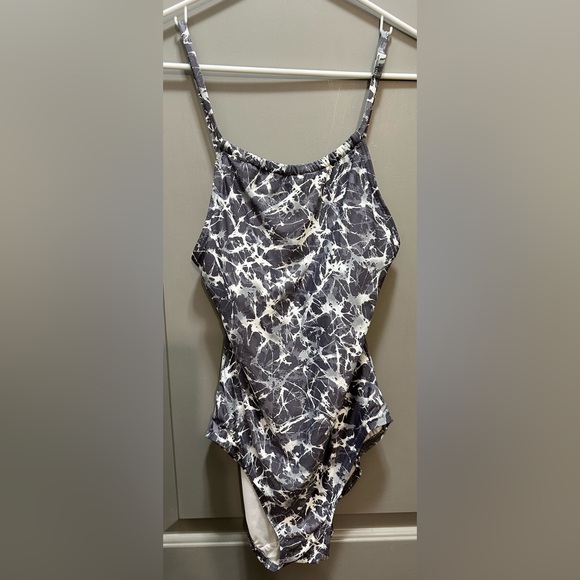 MICHAEL Michael Kors Other - MICHAEL Michael Kors Size 10 One Piece Swimsuit EUC